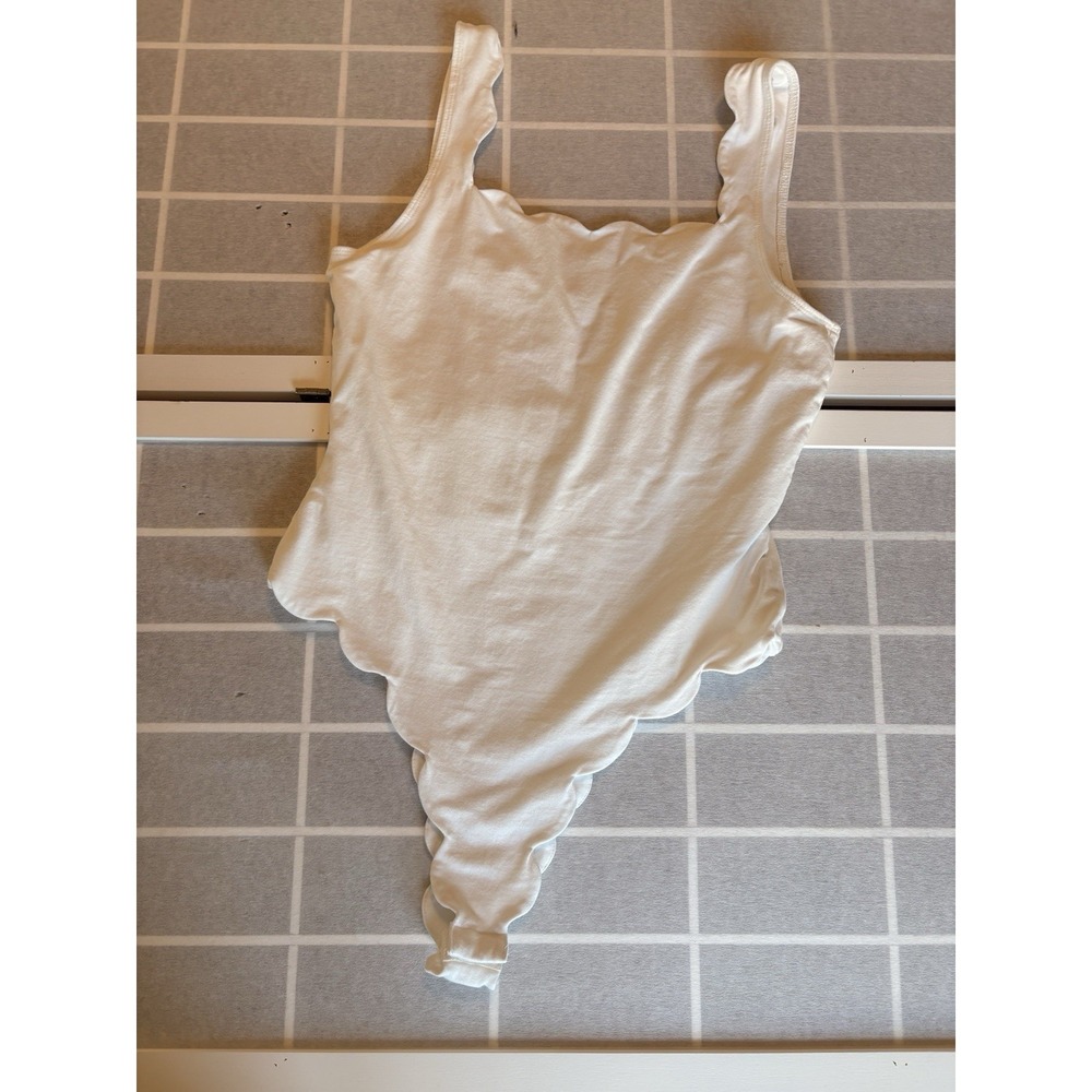 TCEC White Scalloped Square Neck Bodysuit Sz M Soft Capsule Wardrobe Essential